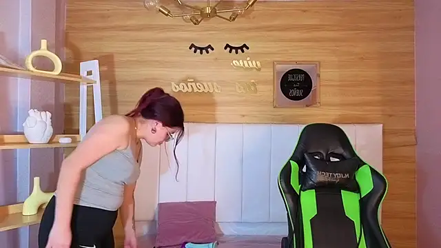 draviana a  online show from November 26, 2:33 am