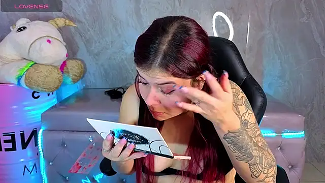 draviana a  online show from February 5, 3:02 am