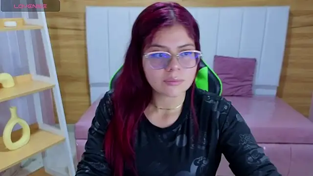 draviana a  online show from December 4, 2:43 am