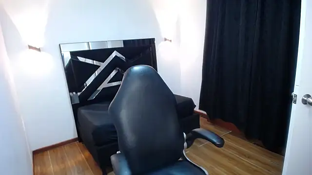 MarianaRojas  online show from January 7, 4:39 am