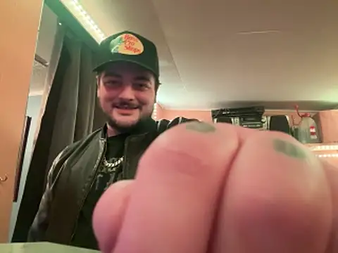latenightguy online show from February 15, 9:08 am