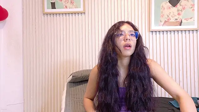 Snapshot of Abrilmirren chatting on February 28, 11:10 am Abrilmirren online show from February 28, 11:10 am