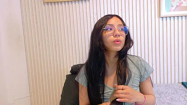 Abrilmirren online show from April 13, 11:25 am