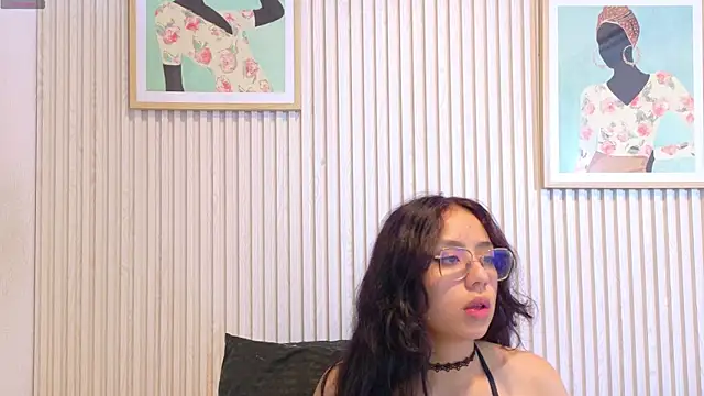 Abrilmirren online show from April 18, 11:12 am