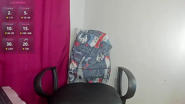 Snapshot of parysmoore chatting on November 12, 12:59 am parysmoore online show from November 12, 12:59 am