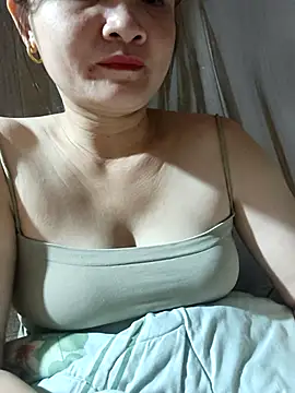 Snapshot of Paul-paul11 chatting on November 17, 10:30 am Paul-paul11 online show from November 17, 10:30 am