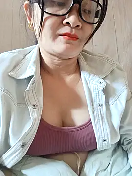 Snapshot of Paul-paul11 chatting on November 20, 12:55 am Paul-paul11 online show from November 20, 12:55 am