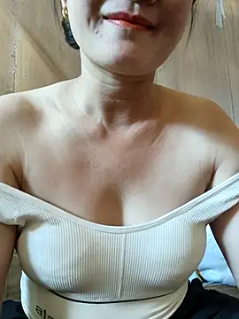 Snapshot of Paul-paul11 chatting on October 27, 4:57 am Paul-paul11 online show from October 27, 4:57 am