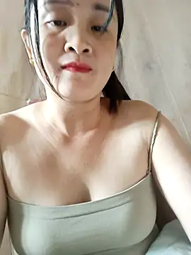 Snapshot of Paul-paul11 chatting on November 2, 2:27 am Paul-paul11 online show from November 2, 2:27 am