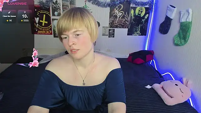 Snapshot of Cattie_w_ chatting on January 12, 1:12 am Cattie w online show from January 12, 1:12 am