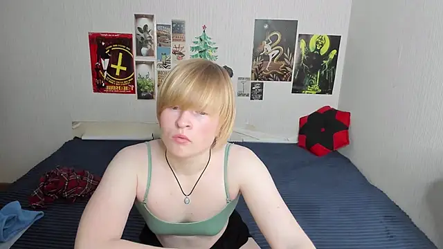 Cattie w  online show from March 28, 1:17 am