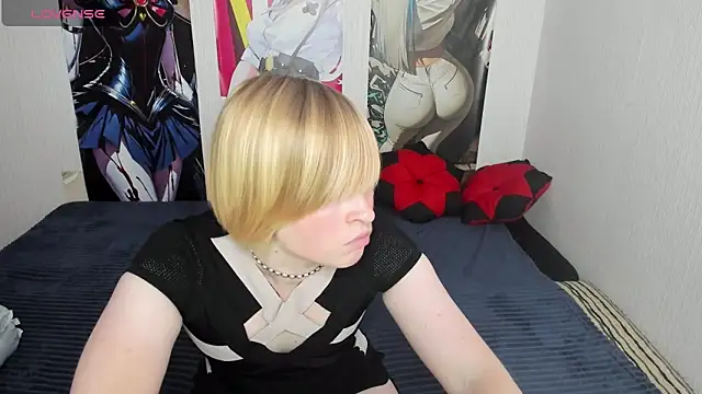 Snapshot of Cattie_w_ chatting on October 28, 1:17 am Cattie w online show from October 28, 1:17 am