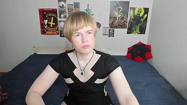 Cattie w  online show from April 8, 1:07 am