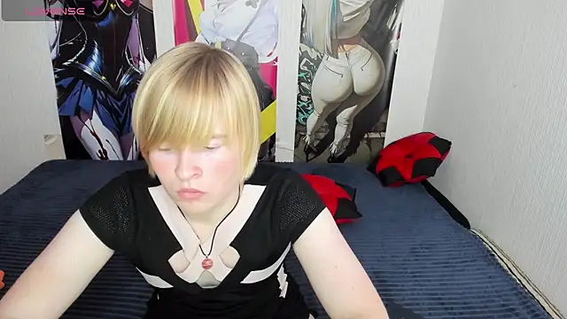 Snapshot of Cattie_w_ chatting on October 18, 1:18 am Cattie w online show from October 18, 1:18 am