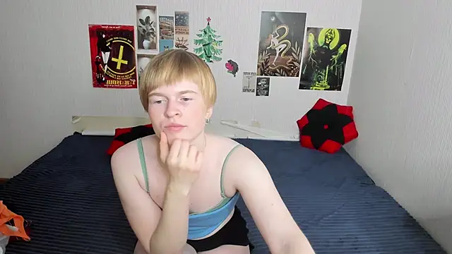 Cattie w  online show from April 4, 1:12 am