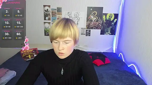 Snapshot of Cattie_w_ chatting on December 5, 1:05 am Cattie w online show from December 5, 1:05 am