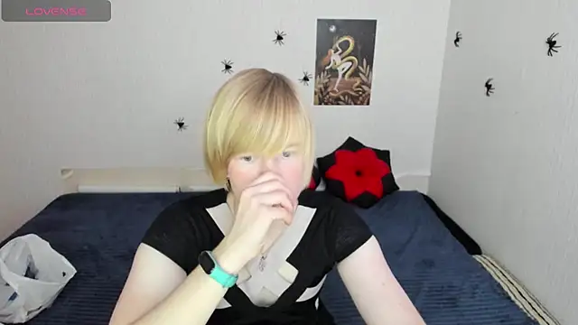 Snapshot of Cattie_w_ chatting on October 30, 2:10 am Cattie w online show from October 30, 2:10 am