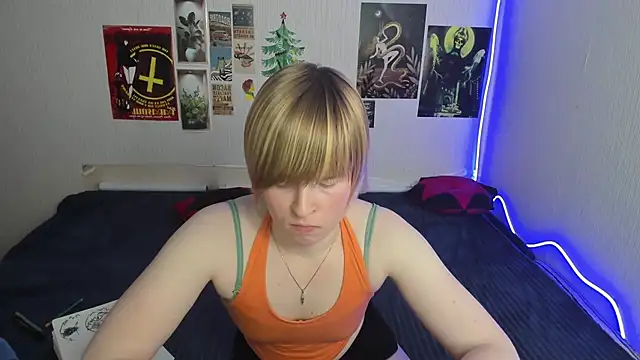 Snapshot of Cattie_w_ chatting on February 20, 6:26 am Cattie w online show from February 20, 6:26 am