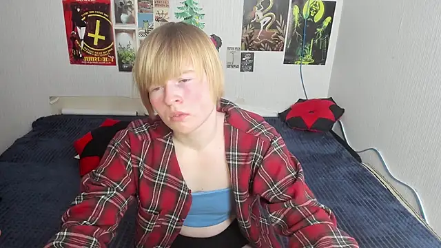 Snapshot of Cattie_w_ chatting on February 24, 1:17 am Cattie w online show from February 24, 1:17 am