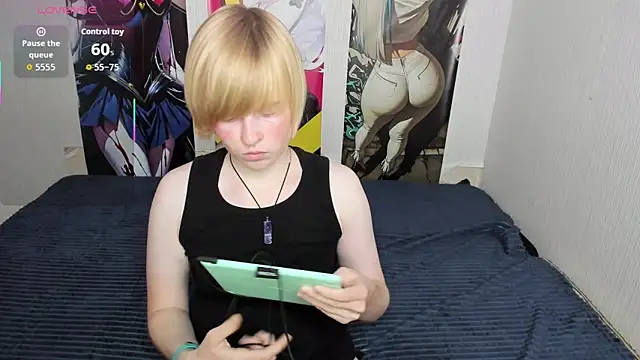 Snapshot of Cattie_w_ chatting on October 9, 1:17 am Cattie w online show from October 9, 1:17 am