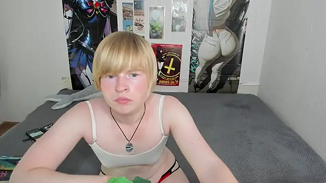 Cattie w  online show from July 17, 1:14 am