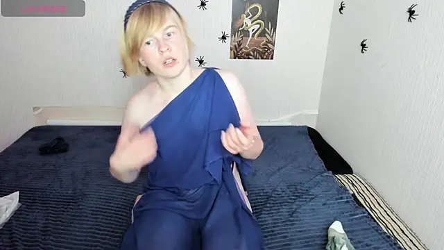 Snapshot of Cattie_w_ chatting on October 31, 1:35 am Cattie w online show from October 31, 1:35 am