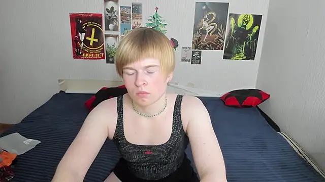 Cattie w  online show from April 14, 1:10 am