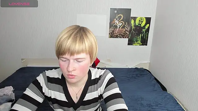 Snapshot of Cattie_w_ chatting on November 22, 1:15 am Cattie w online show from November 22, 1:15 am