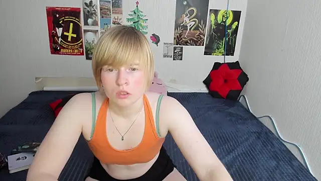 Cattie w  online show from March 4, 1:13 am