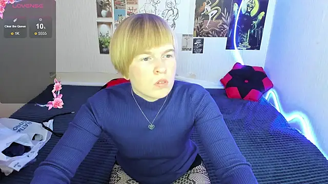 Snapshot of Cattie_w_ chatting on November 29, 1:17 am Cattie w online show from November 29, 1:17 am