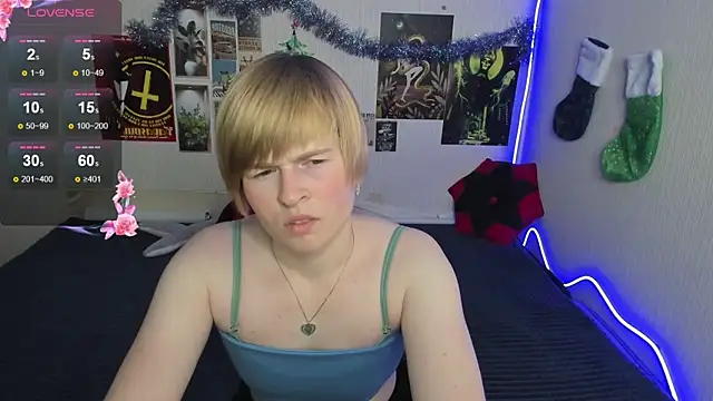 Snapshot of Cattie_w_ chatting on January 7, 1:10 am Cattie w online show from January 7, 1:10 am