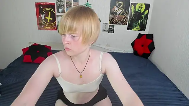 Cattie w  online show from June 16, 1:16 am