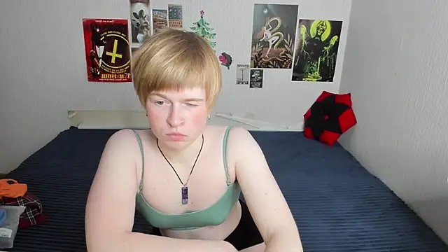 Cattie w  online show from April 2, 1:13 am