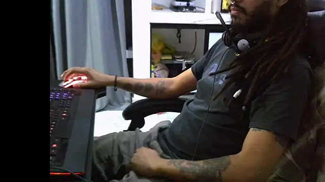 Snapshot of Astro_Game chatting on January 11, 1:23 am Astro Game online show from January 11, 1:23 am