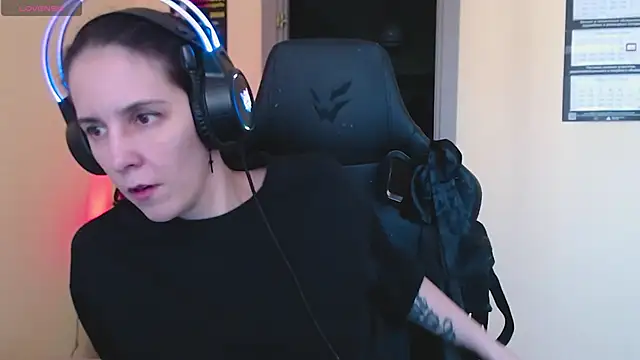 Irwi Tomboy online show from February 14, 1:11 pm