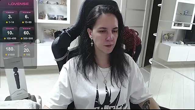 Irwi Tomboy online show from September 26, 5:09 pm