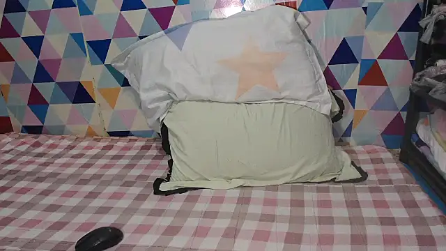 Snapshot of sassyerica69 chatting on November 5, 8:17 am sassyerica69 online show from November 5, 8:17 am