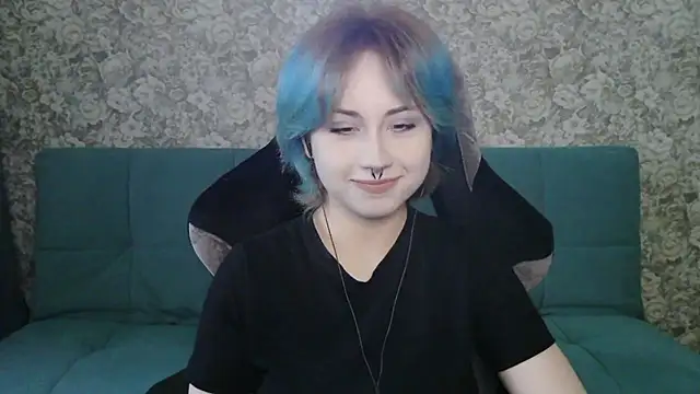 LeisaHopperstad online show from April 14, 2:11 pm