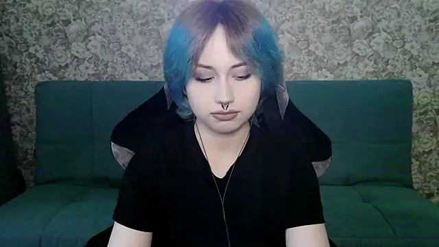 LeisaHopperstad online show from April 12, 2:09 pm