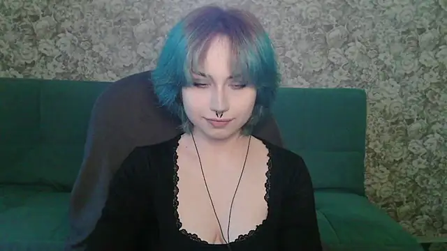 LeisaHopperstad online show from April 2, 2:24 pm