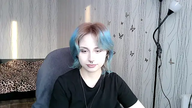 LeisaHopperstad online show from March 18, 2:19 pm