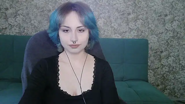 LeisaHopperstad online show from April 8, 2:40 pm