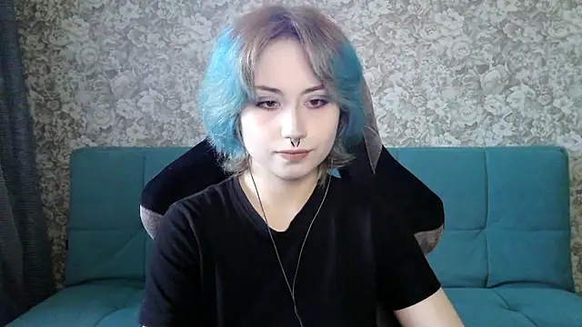 LeisaHopperstad online show from April 15, 2:10 pm