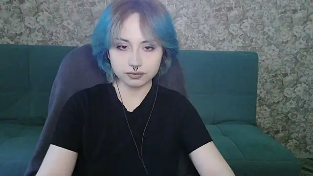 LeisaHopperstad online show from April 3, 2:12 pm