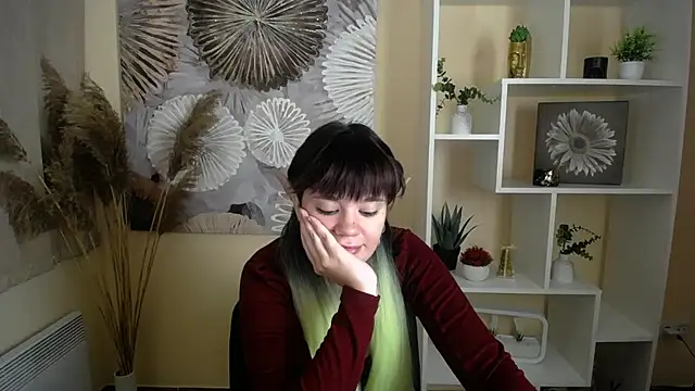 Snapshot of Dream_Caster_ chatting on October 12, 7:10 am Dream Caster online show from October 12, 7:10 am