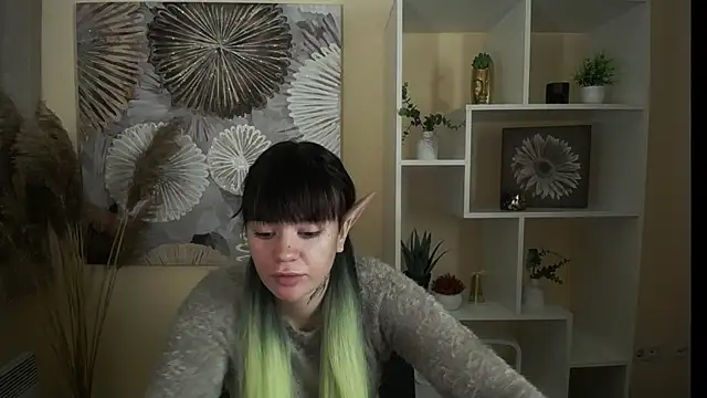 Snapshot of Dream_Caster_ chatting on October 5, 12:29 pm Dream Caster online show from October 5, 12:29 pm