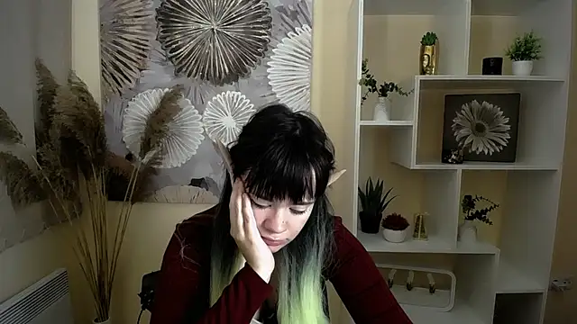 Snapshot of Dream_Caster_ chatting on October 8, 10:17 am Dream Caster online show from October 8, 10:17 am
