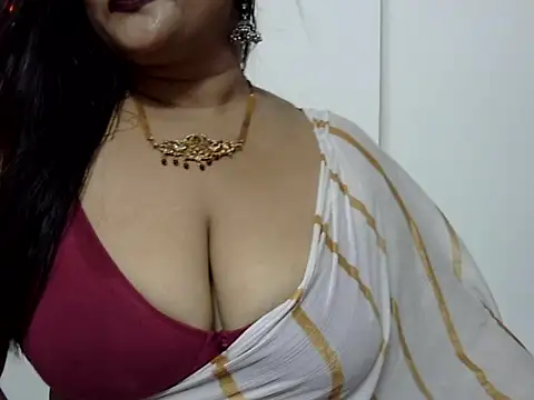 aarohee9 online show from August 5, 5:56 am