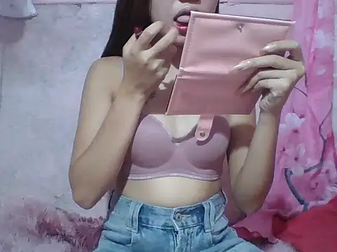 SweetPussie18x online show from May 28, 2:08 am