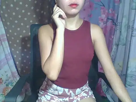 SweetPussie18x online show from May 13, 12:50 am